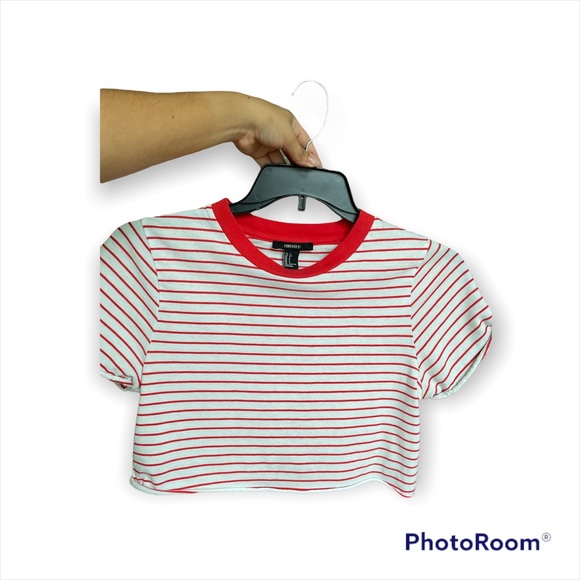 Forever 21 crop top red and white t-shirt - Picture 2 of 4